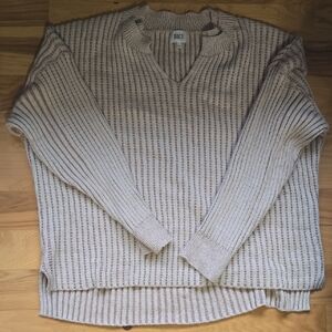 BKE Women's Beige V-Neck Sweater
